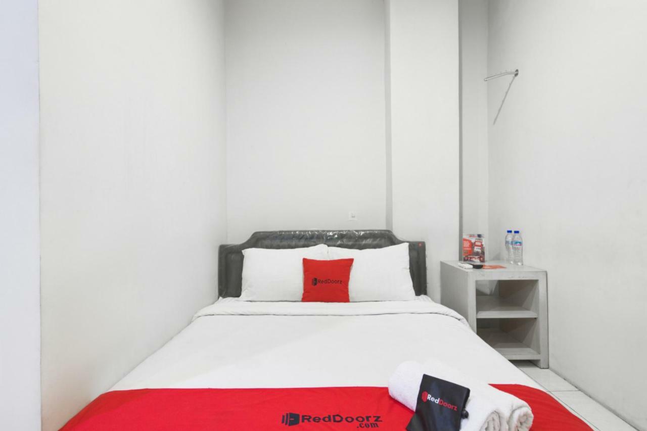 Reddoorz At Siwalankerto Surabaya Hotell Eksteriør bilde